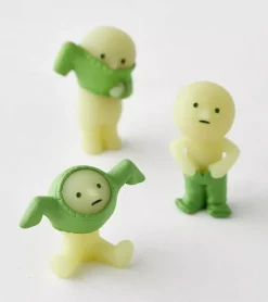 Figurine fluorescente Smiski - série Dressing