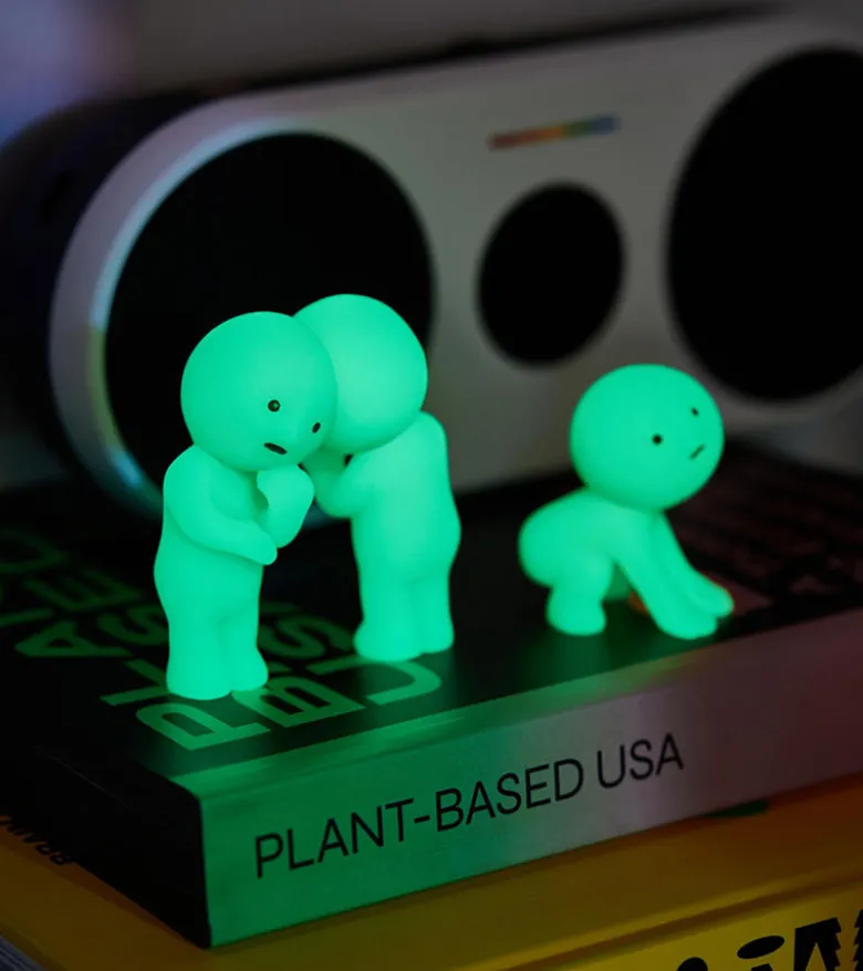 Figurine fluorescente Smiski - série Living
