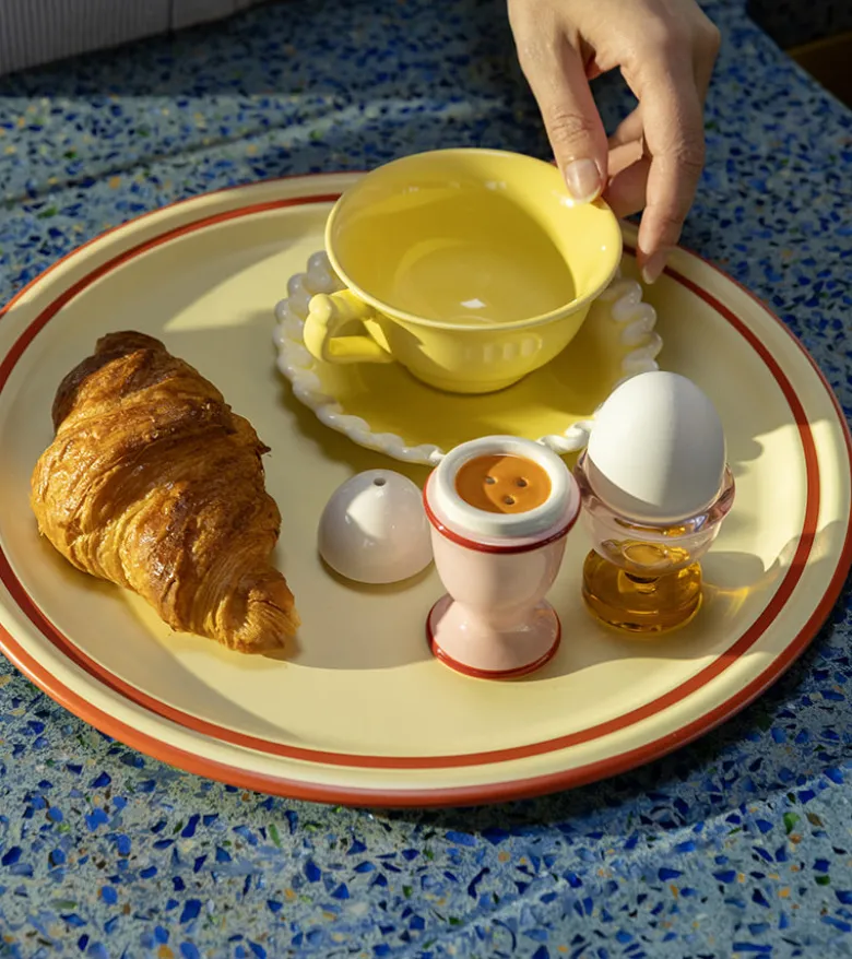 Salière et poivrière oeuf à la coque
